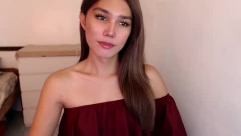 Snapshot of skyllerkent chatting on 12-16-25, 02:49 Sky online show from 12-16-25, 02:49