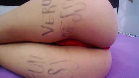 Snapshot of skynny_horney chatting on 01-10-25, 12:59 Skynny online show from 01-10-25, 12:59