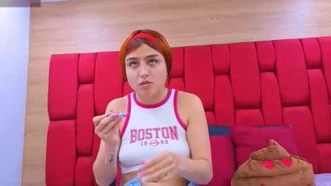 Snapshot of skynny_horney chatting on 11-12-25, 08:52 Skynny online show from 11-12-25, 08:52