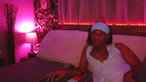 skyonetoo3 online show from 11-06-25, 02:23