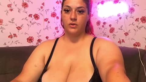 Snapshot of skysupernova chatting on 09-19-25, 05:24 Sky online show from 09-19-25, 05:24