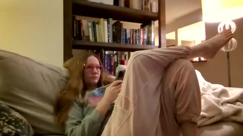 Sky Winters online show from 10-31-25, 12:22