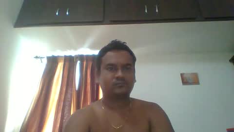 Snapshot of slaveqteguy chatting on 10-22-25, 07:19 slaveqteguy online show from 10-22-25, 07:19