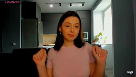 Snapshot of slay__zilla chatting on 05-16-26, 02:05 slay__zilla online show from 05-16-26, 02:05