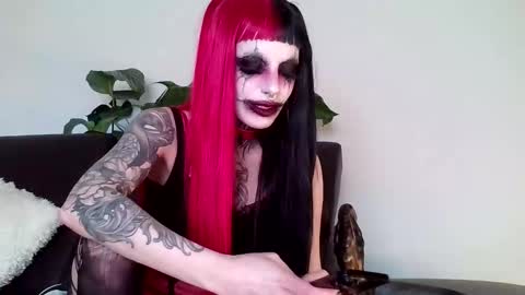 Snapshot of sleeperly chatting on 10-31-25, 07:26 sleeperly online show from 10-31-25, 07:26