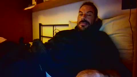 Snapshot of slevin1983 chatting on 10-28-25, 10:45 slevin online show from 10-28-25, 10:45