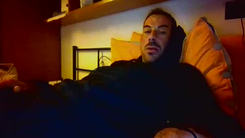 Snapshot of slevin1983 chatting on 11-02-25, 11:51 slevin online show from 11-02-25, 11:51