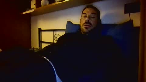 Snapshot of slevin1983 chatting on 11-09-25, 05:33 slevin online show from 11-09-25, 05:33