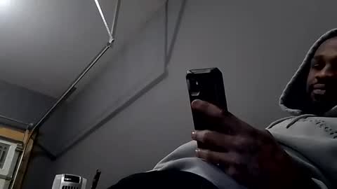 Snapshot of slickerthan12 chatting on 02-12-25, 01:41 BBC Hanging online show from 02-12-25, 01:41
