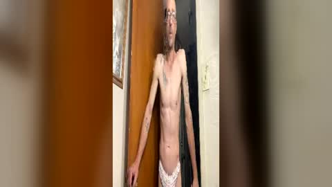 Snapshot of slim315488 chatting on 06-12-26, 01:48 slim315488 online show from 06-12-26, 01:48
