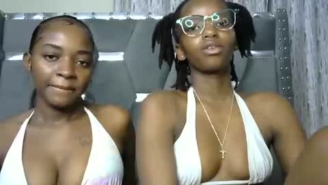 Snapshot of slim_4cutie chatting on 09-29-25, 12:21 cutie online show from 09-29-25, 12:21
