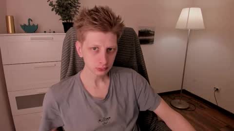 Snapshot of slim_andy chatting on 02-09-25, 07:27 Andy online show from 02-09-25, 07:27