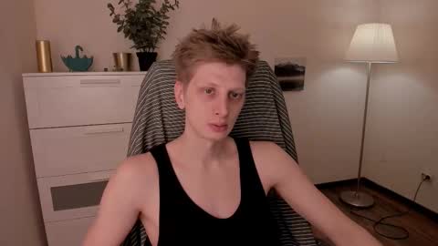 Snapshot of slim_andy chatting on 03-08-25, 10:22 Andy online show from 03-08-25, 10:22