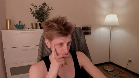 Snapshot of slim_andy chatting on 03-09-25, 10:30 Andy online show from 03-09-25, 10:30