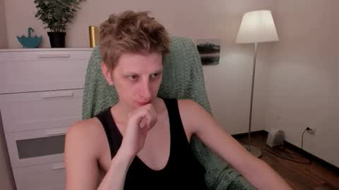 Snapshot of slim_andy chatting on 10-09-25, 08:01 Andy online show from 10-09-25, 08:01