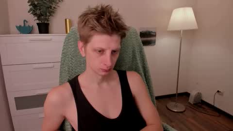 Snapshot of slim_andy chatting on 10-10-25, 07:40 Andy online show from 10-10-25, 07:40