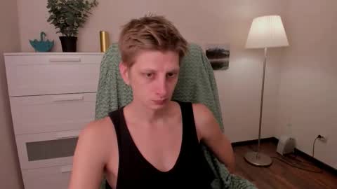 Snapshot of slim_andy chatting on 10-11-25, 10:14 Andy online show from 10-11-25, 10:14