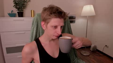 Snapshot of slim_andy chatting on 10-19-25, 10:27 Andy online show from 10-19-25, 10:27