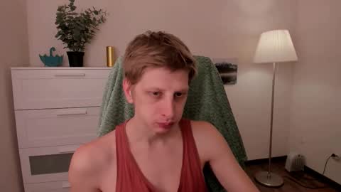 Snapshot of slim_andy chatting on 10-25-25, 10:01 Andy online show from 10-25-25, 10:01