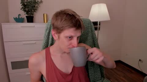 Snapshot of slim_andy chatting on 10-26-25, 10:10 Andy online show from 10-26-25, 10:10