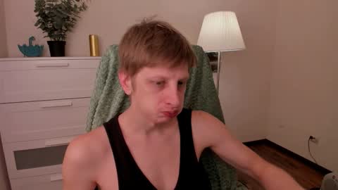 Snapshot of slim_andy chatting on 11-01-25, 10:17 Andy online show from 11-01-25, 10:17