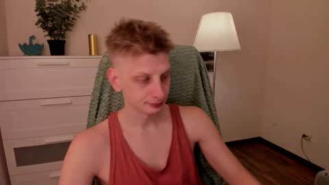 Snapshot of slim_andy chatting on 11-06-25, 07:53 Andy online show from 11-06-25, 07:53