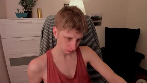 Snapshot of slim_andy chatting on 12-18-25, 08:15 Andy online show from 12-18-25, 08:15