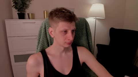 Snapshot of slim_andy chatting on 02-06-26, 09:07 Andy online show from 02-06-26, 09:07