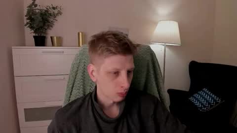 Snapshot of slim_andy chatting on 02-08-26, 08:34 Andy online show from 02-08-26, 08:34