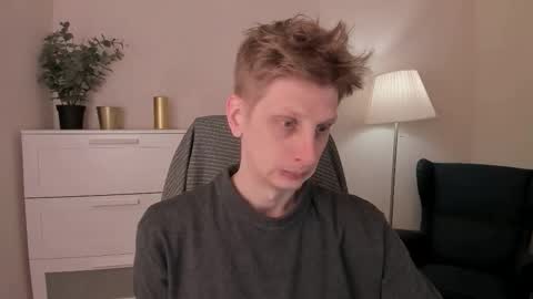 Snapshot of slim_andy chatting on 03-06-26, 09:11 Andy online show from 03-06-26, 09:11