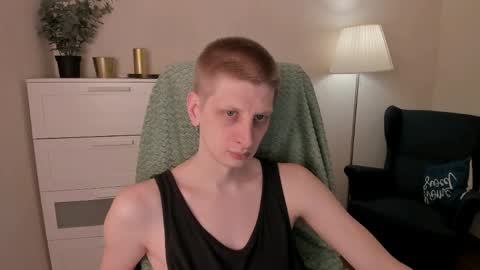 Snapshot of slim_andy chatting on 04-09-26, 08:25 Andy online show from 04-09-26, 08:25