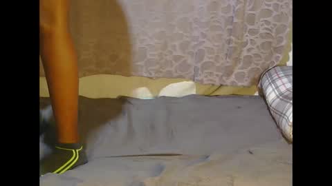 Snapshot of slim_girl01 chatting on 09-10-25, 01:55 slim_girl01 online show from 09-10-25, 01:55