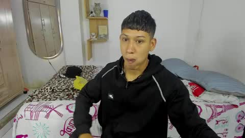 Snapshot of slim_master12 chatting on 12-21-24, 01:32 slim_master12 online show from 12-21-24, 01:32