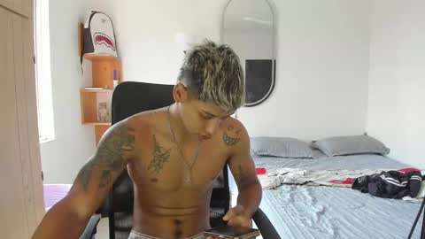 Snapshot of slim_master12 chatting on 02-22-25, 03:25 slim_master12 online show from 02-22-25, 03:25