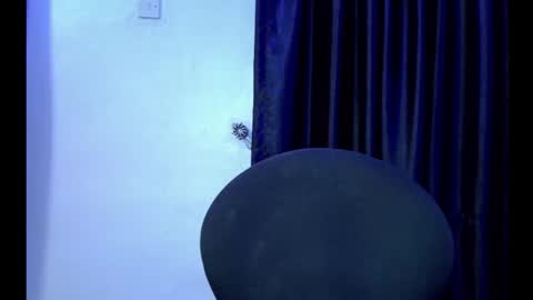 Snapshot of slim_petitqueen chatting on 11-06-25, 11:15 Alice online show from 11-06-25, 11:15