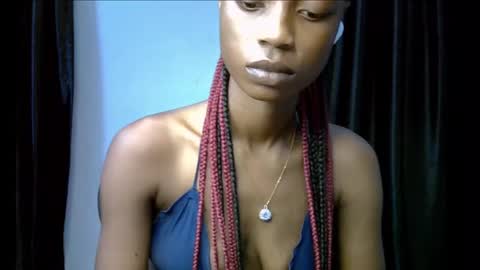 Snapshot of slim_petitqueen chatting on 11-19-25, 07:36 Alice online show from 11-19-25, 07:36