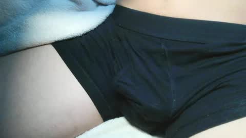 Snapshot of slimhungyvng chatting on 06-14-26, 08:33 slimhungyvng online show from 06-14-26, 08:33