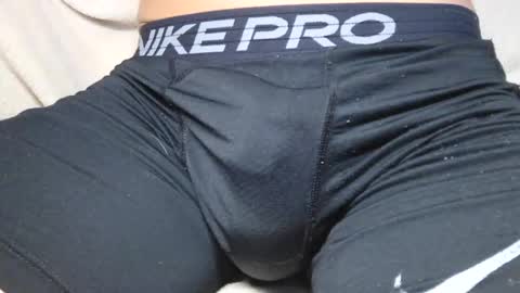 Snapshot of slimhungyvng chatting on 07-12-26, 03:47 slimhungyvng online show from 07-12-26, 03:47