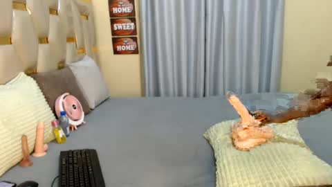 Snapshot of slimqueenbae chatting on 07-19-26, 12:09 slimqueenbae online show from 07-19-26, 12:09