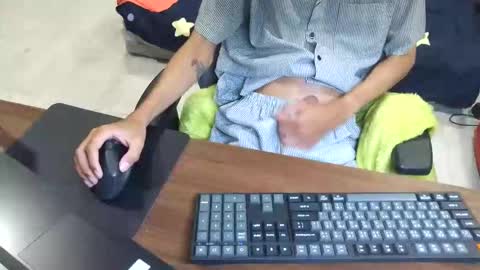 Snapshot of slimslimxxx chatting on 04-13-26, 12:16 slimslimxxx online show from 04-13-26, 12:16
