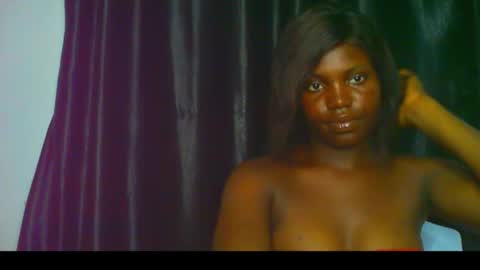 Snapshot of slimthick_tinah chatting on 09-25-25, 05:05 TINA online show from 09-25-25, 05:05