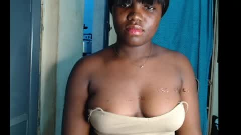 Snapshot of slimthick_tinah chatting on 07-28-26, 08:01 TINA online show from 07-28-26, 08:01