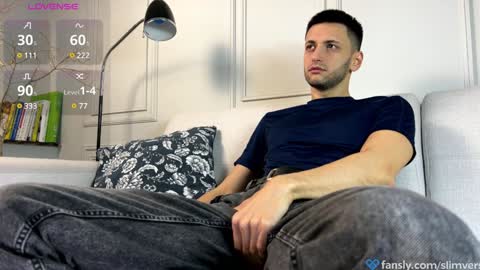 Snapshot of slimvers chatting on 01-08-25, 06:52 Art online show from 01-08-25, 06:52