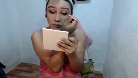  Lovie  online show from 09-23-25, 09:45