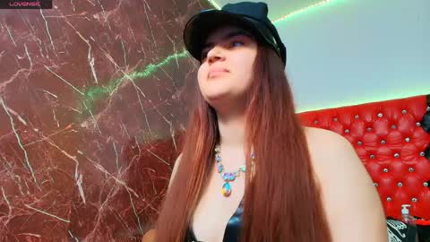 Snapshot of slutty_milf_bitch chatting on 06-06-26, 01:43 Ana online show from 06-06-26, 01:43