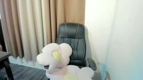 Snapshot of slutty_shanin chatting on 06-06-26, 12:05 SHANIN online show from 06-06-26, 12:05