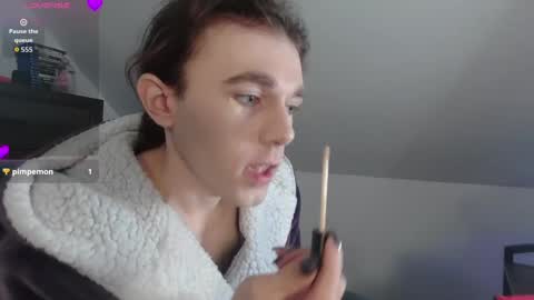 Natsu online show from 11-13-25, 06:18