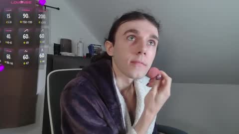 Natsu online show from 11-17-25, 06:35