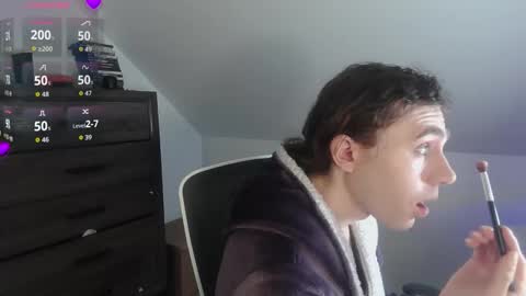 Natsu online show from 03-17-26, 04:54