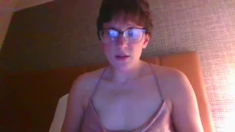 Snapshot of sluttymommie chatting on 04-24-26, 08:06 Alwaysthirsty online show from 04-24-26, 08:06